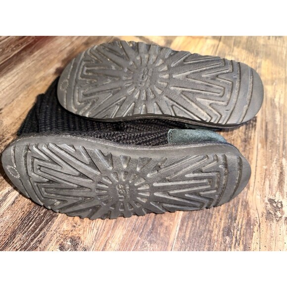 UGG Classic Cardy II Flat Boots Black Knit UGG-pure Sock-liner Buttons Size 8 - Picture 4 of 5